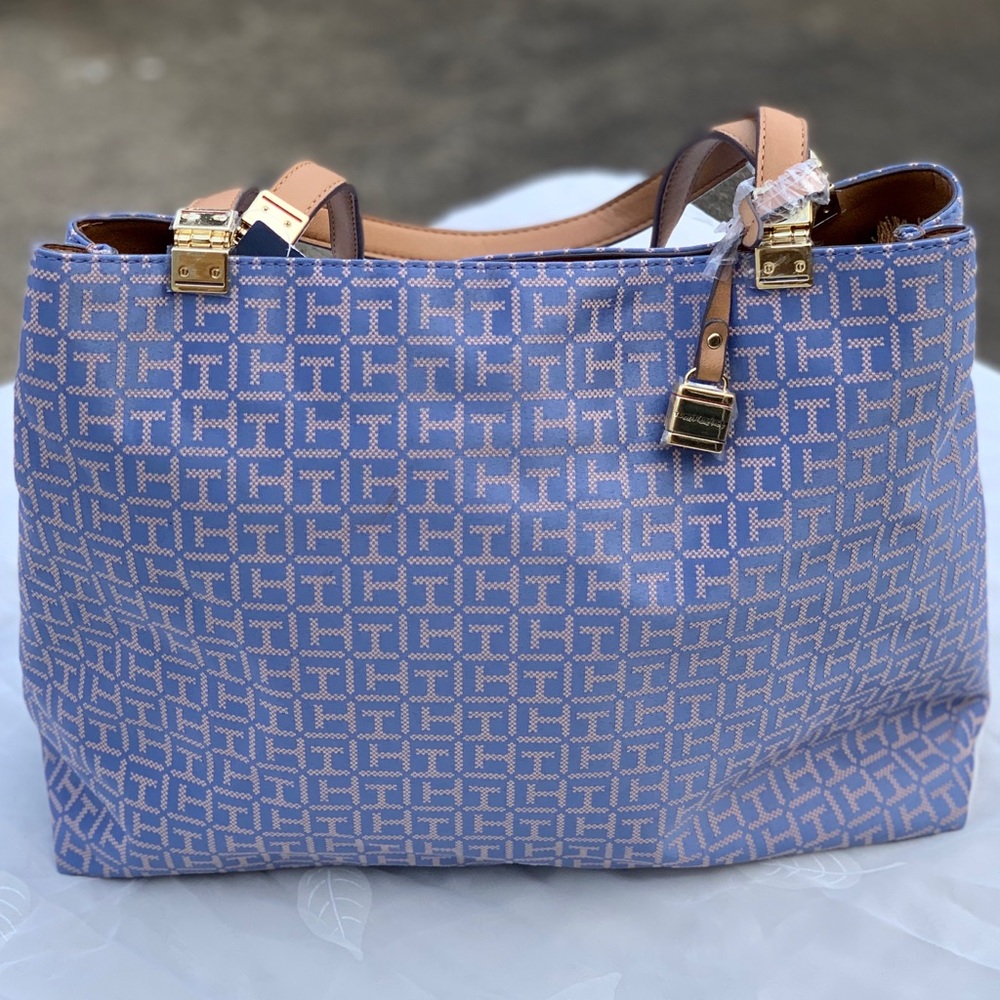 Tommy Hilfiger Hinge Jacquard Travel Tote
